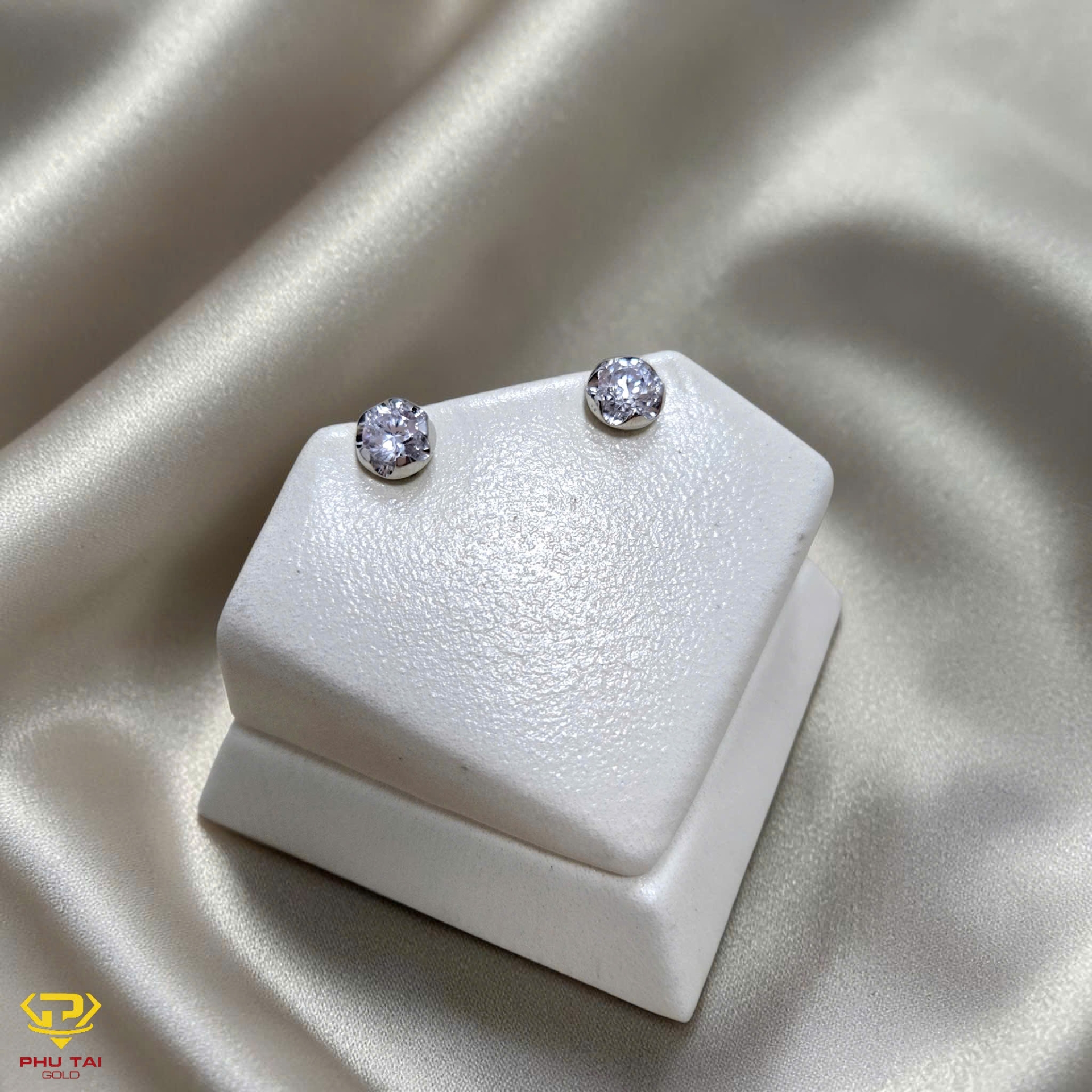 Khuyên tai vàng trắng (mã KT 4305)